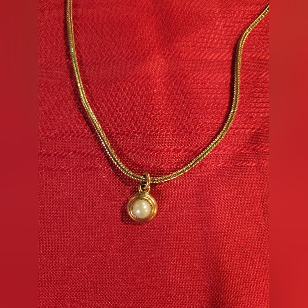 Vintage LCi (Liz Claiborne) Faux Pearl Pendant Necklace